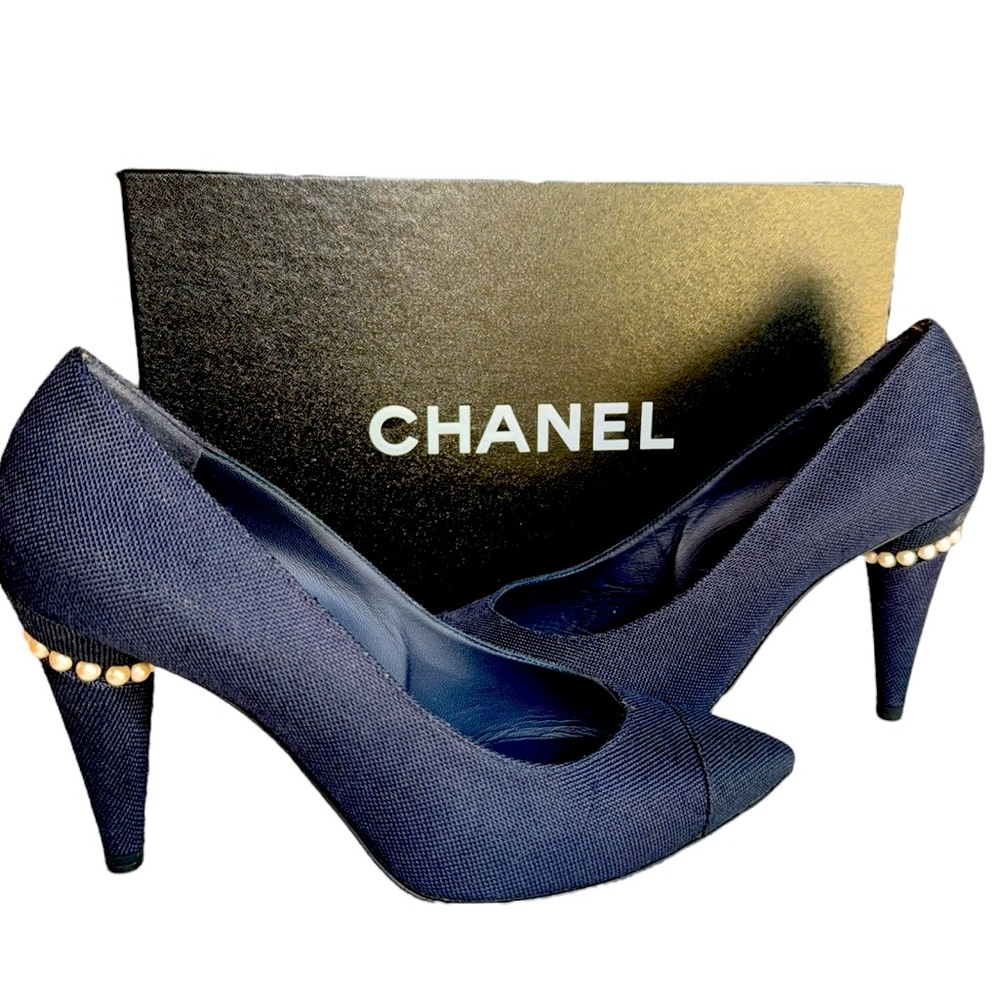 CHANEL Navy Blue Linen Heels with Pearl Accent and CC logo detail